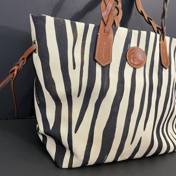Dooney & Bourke LARGE Zebra Carry All Shopper Tote Bag Black White leather - Picture 4 of 9